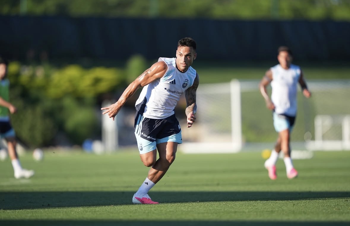 🔴 LAUTARO MARTINEZ PRÉFÉRÉ À JULIAN ALVAREZ POUR DÉBUTER FACE À L’ALGÉRIE ! 😳🇦🇷