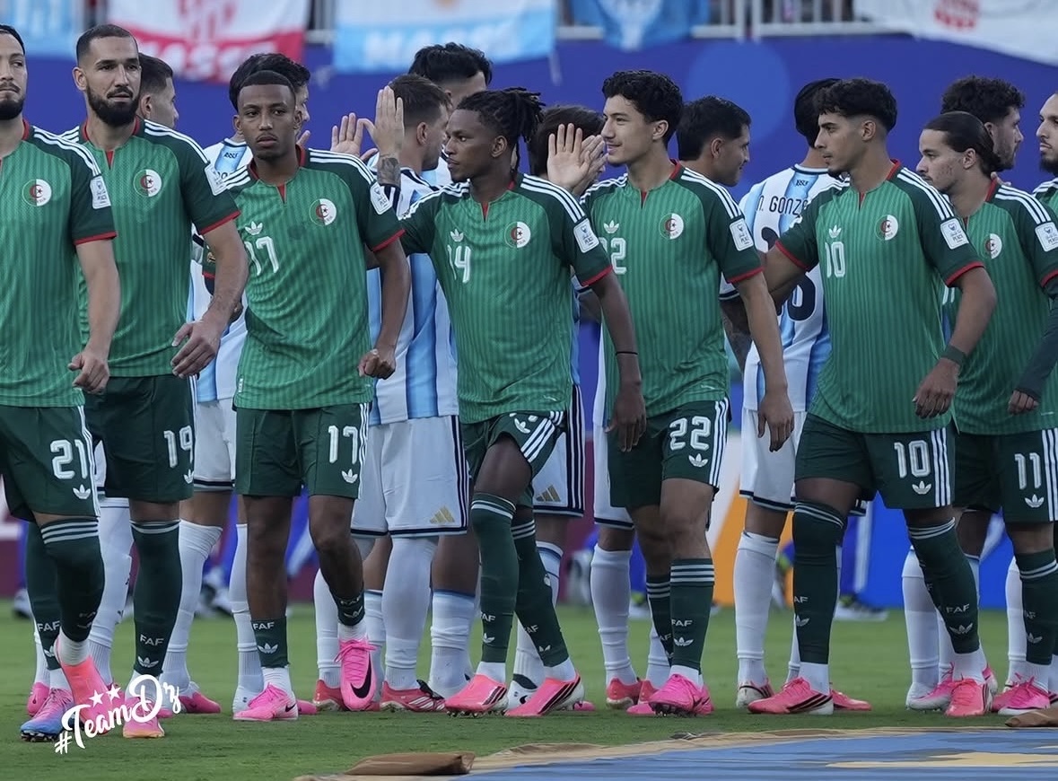 🔴 LES JOUEURS ALGÉRIENS NE COMPRENNENT PAS LES CRITIQUES APRÈS LA DÉFAITE CONTRE L’ARGENTINE ! 😔🇩🇿