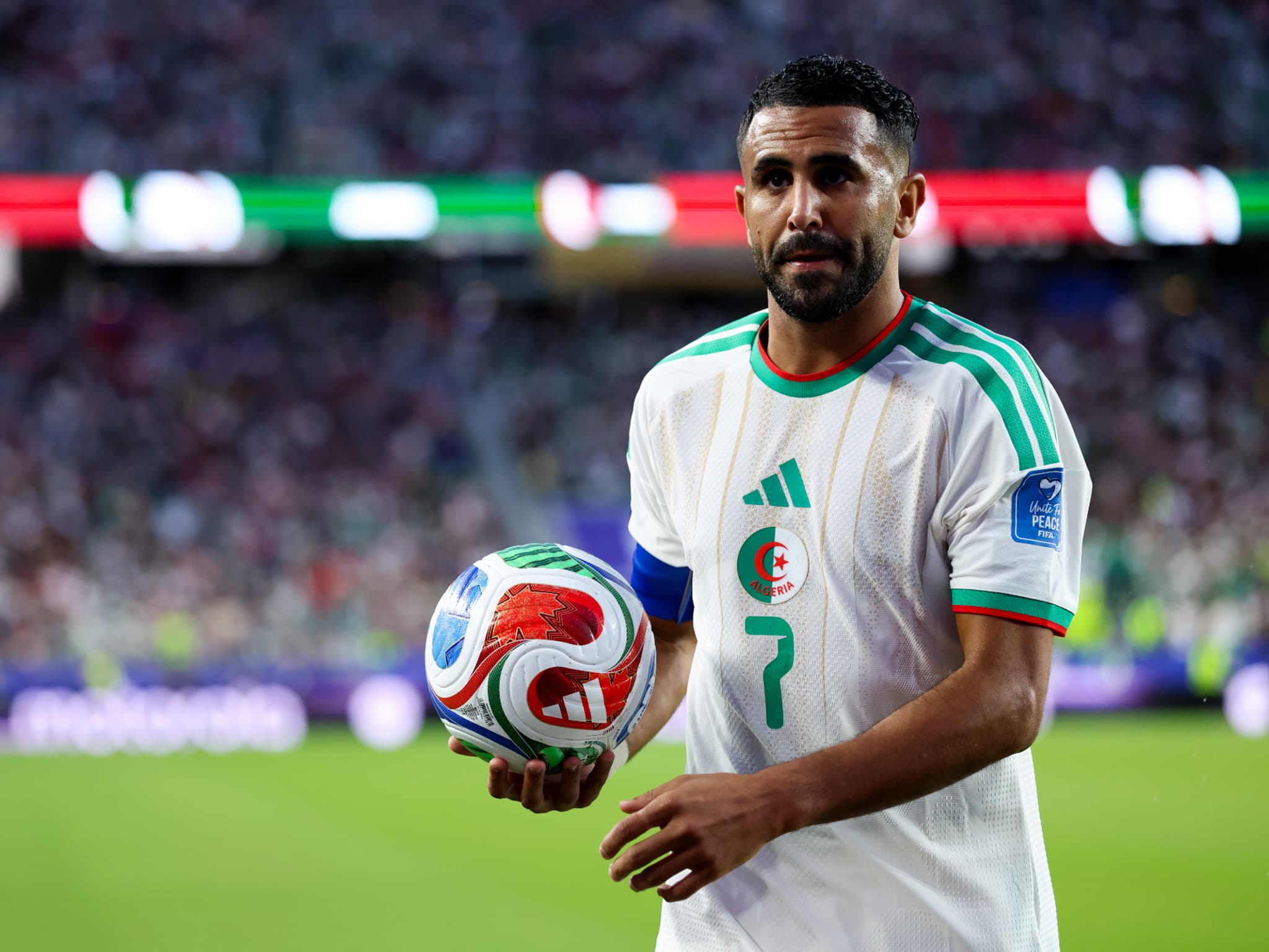 🔴 Mahrez aurait tenté d’influencer les choix du sélectionneur avant Algérie – Suisse